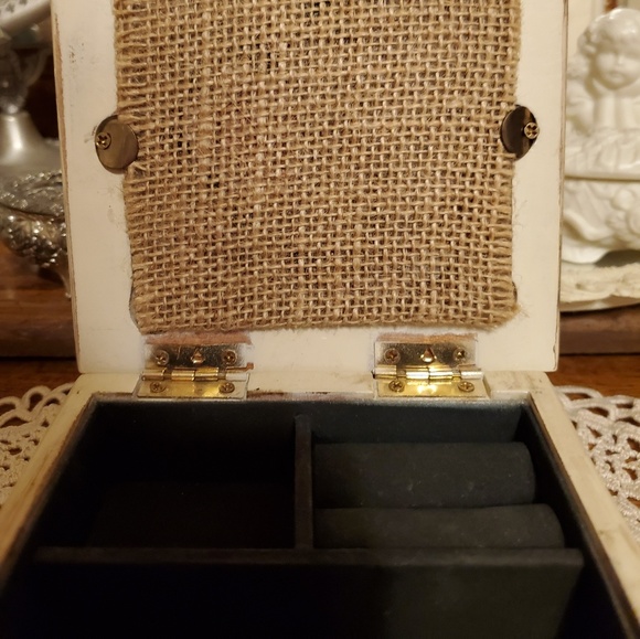 Burlap & Lace Heart "M" Jewelry Box - Picture 4 of 8